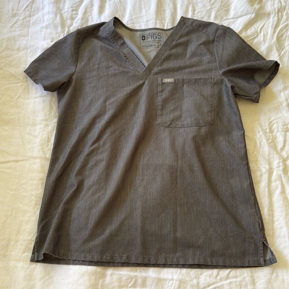 FIG scrub top grey